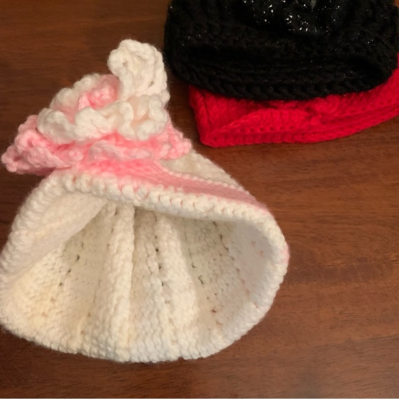 3 hand knitted baby Girl hats in Red, Black And White/pink 3-12 Months, Crochet - Picture 4 of 7